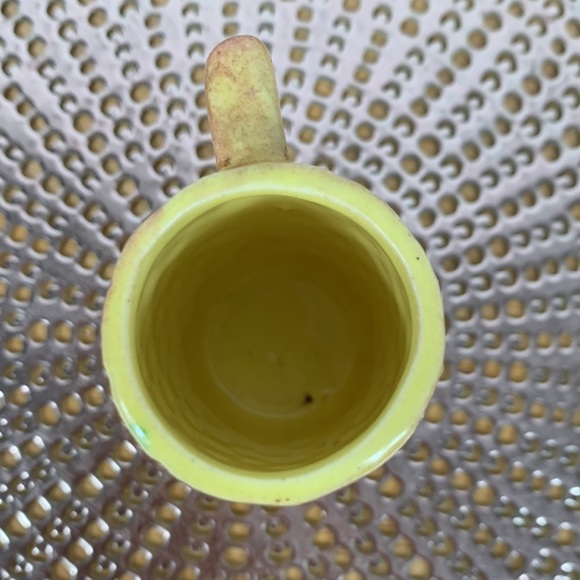 Vintage 2.75” pineapple cup with handle. Toothpick holder, for matches ceramic - Picture 4 of 5